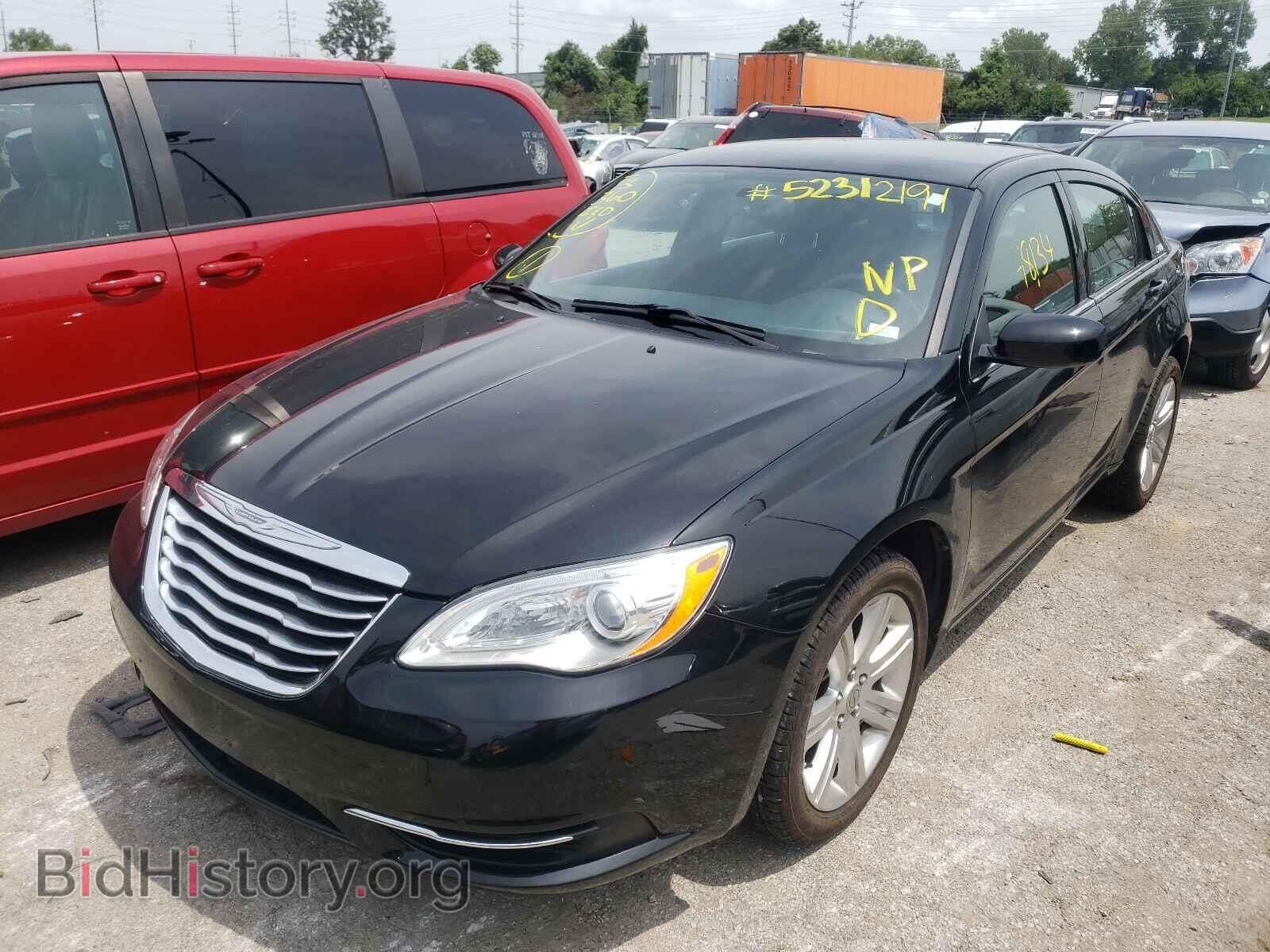 2013 CHRYSLER 200 - VIN: 1C3CCBBB2DN577317 - Фото 2