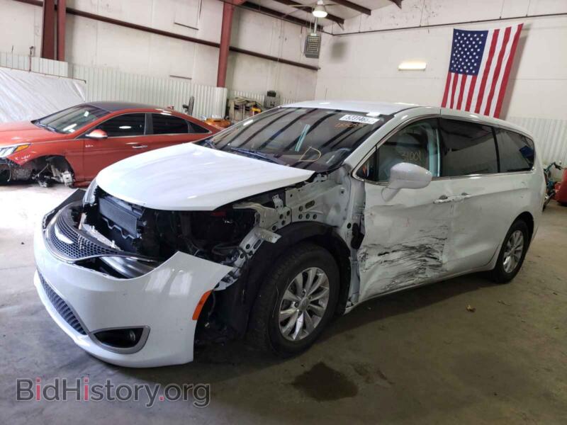 2018 Chrysler PACIFICA (VIN 2C4RC1FG8JR133055) — фото 2 из 10