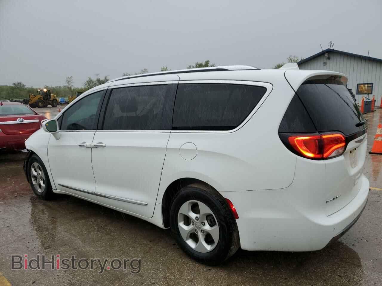 2017 CHRYSLER PACIFICA - VIN: 2C4RC1EGXHR570597 - Photo 2