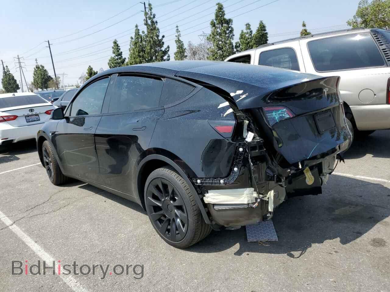 2022 TESLA MODEL Y - VIN: 7SAYGDEE0NF367728 - Фото 2