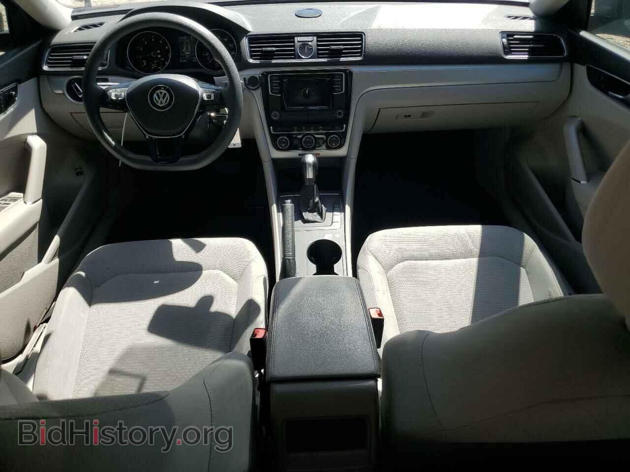 2017 VOLKSWAGEN PASSAT - VIN: 1VWAT7A34HC013712 - Фото 8