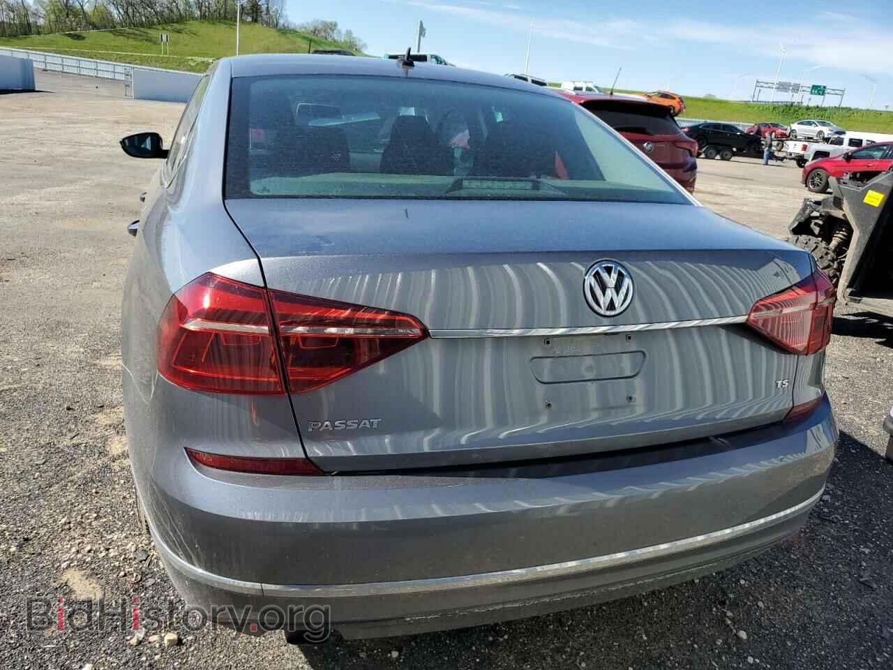 2017 VOLKSWAGEN PASSAT - VIN: 1VWAT7A31HC070367 - Фото 6