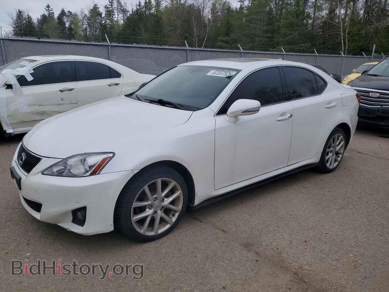 Photo JTHCF5C28B5045858 - LEXUS IS 2011