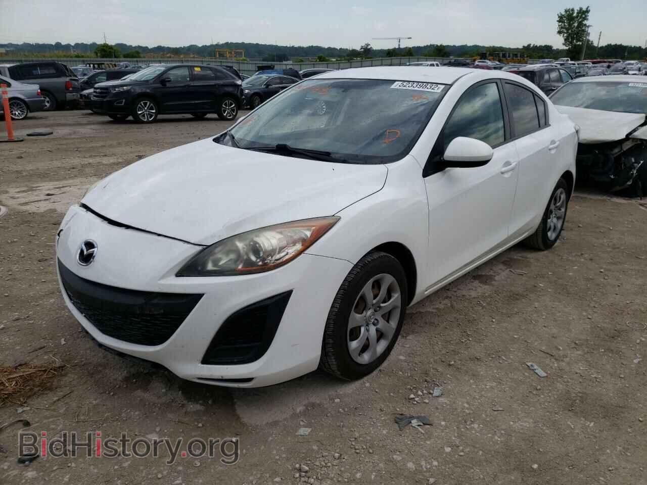 2011 MAZDA 3 - VIN: JM1BL1UF2B1451948 - Фото 2
