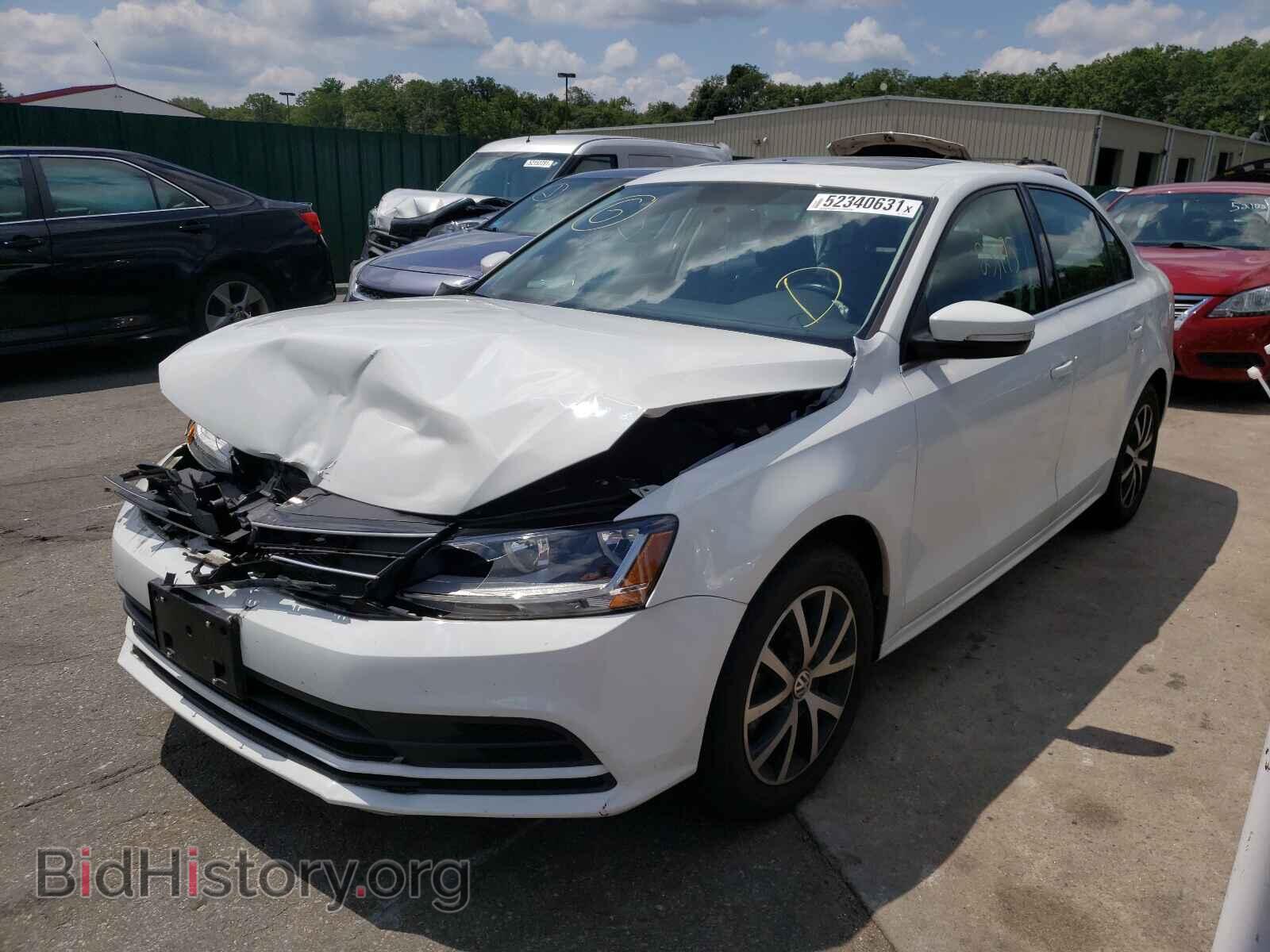 2017 VOLKSWAGEN JETTA - VIN: 3VWDB7AJ9HM358117 - Фото 2