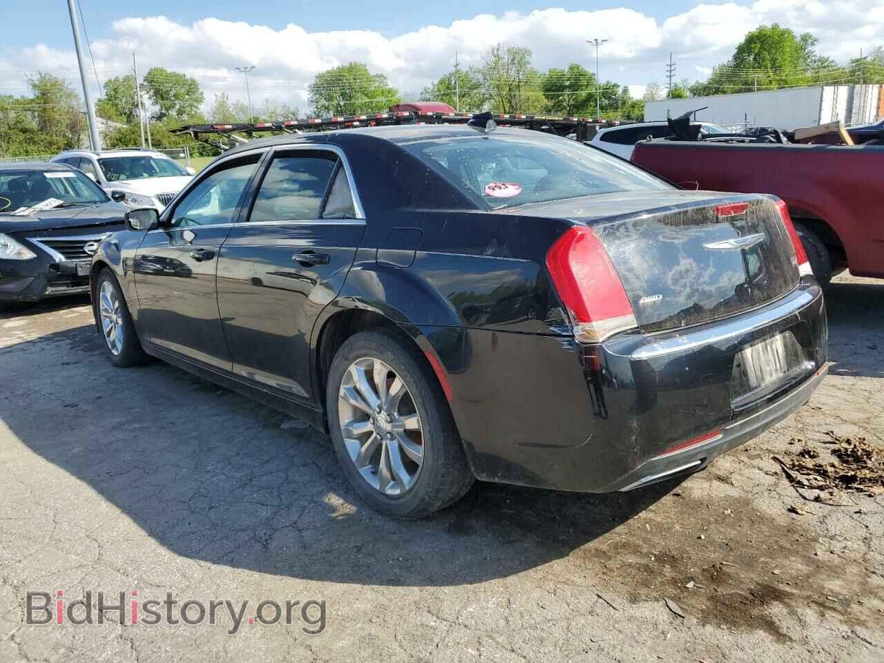 2018 CHRYSLER 300 - VIN: 2C3CCARG4JH282123 - Фото 2