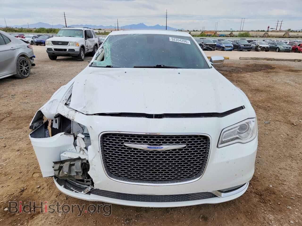 2019 CHRYSLER 300 - VIN: 2C3CCAKG0KH634500 - Фото 5