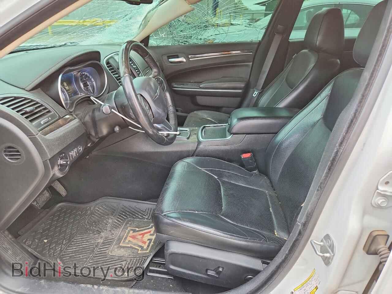 2019 CHRYSLER 300 - VIN: 2C3CCAKG0KH634500 - Фото 7
