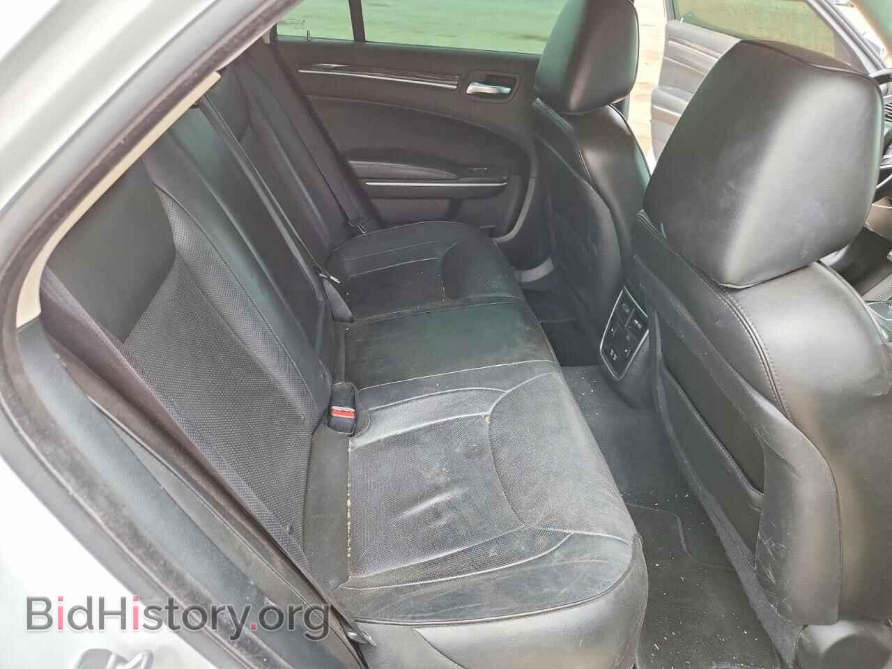 2019 CHRYSLER 300 - VIN: 2C3CCAKG0KH634500 - Фото 10