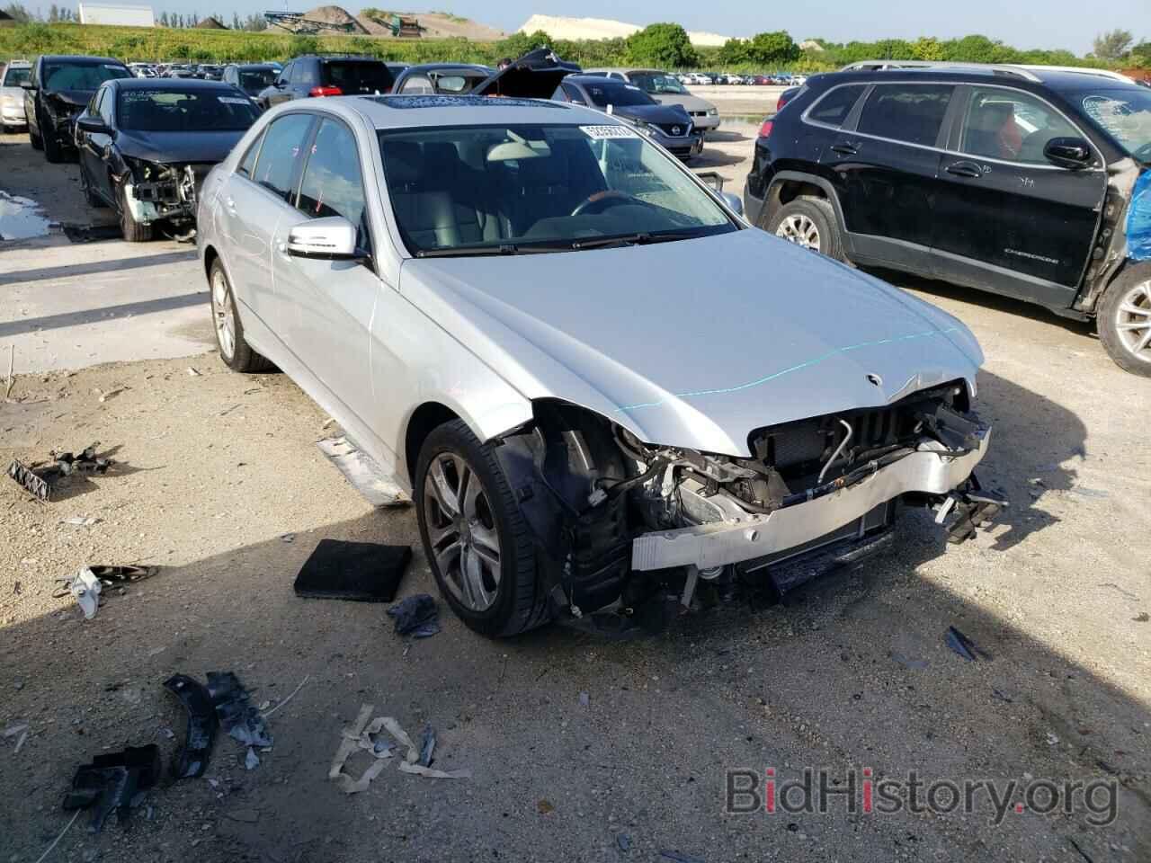 Photo WDDHF5GB6BA361189 - MERCEDES-BENZ E-CLASS 2011