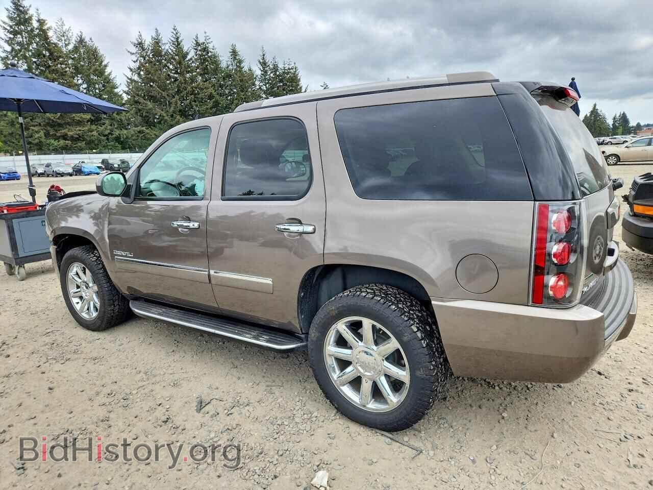 2011 GMC YUKON - VIN: 1GKS2EEF6BR391820 - Photo 2