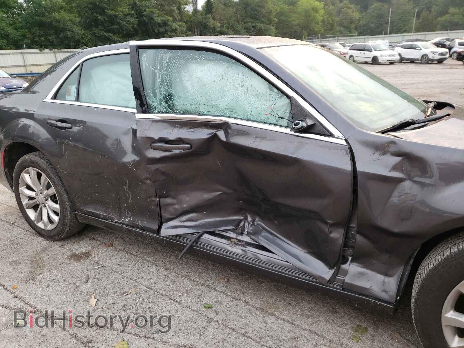 2016 CHRYSLER 300 - VIN: 2C3CCARG2GH136120 - Фото 9