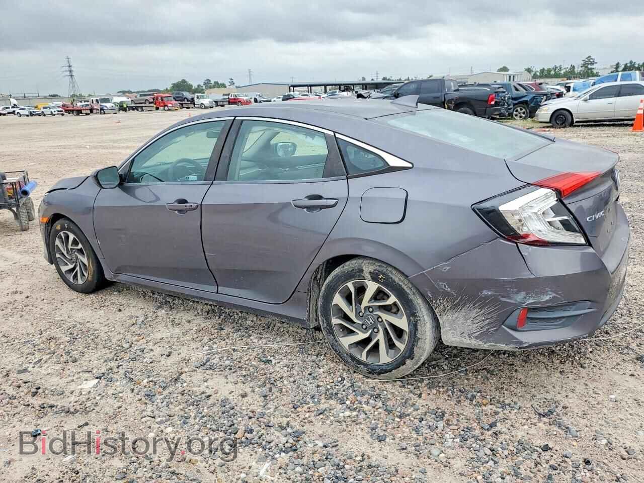 2018 HONDA CIVIC - VIN: 2HGFC2F76JH563599 - Фото 2