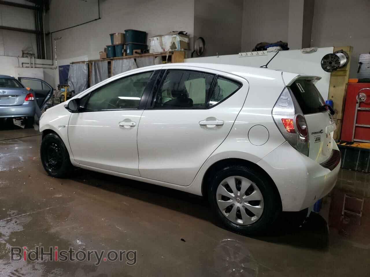 2014 TOYOTA PRIUS - VIN: JTDKDTB35E1573614 - Фото 2