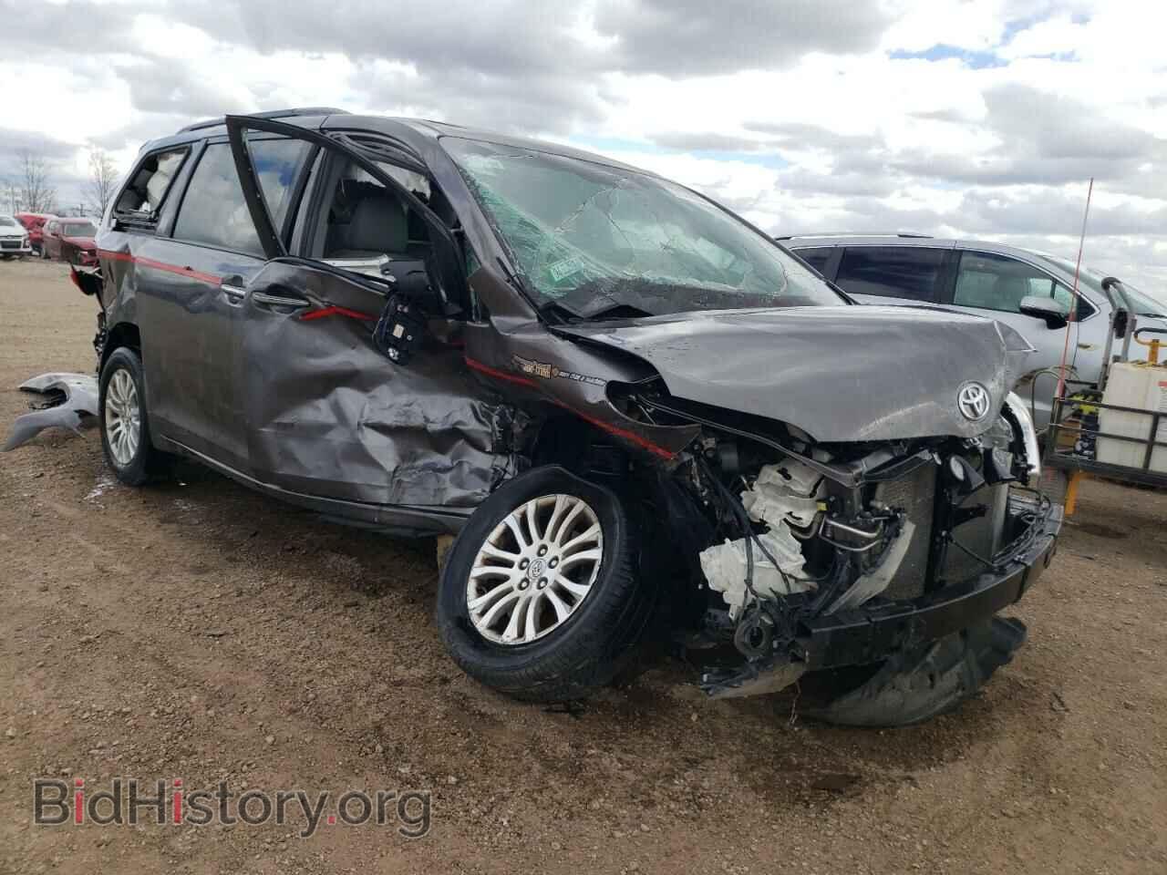 2017 TOYOTA All Models - VIN: 5TDYZ3DC8HS832791 - Фото 4