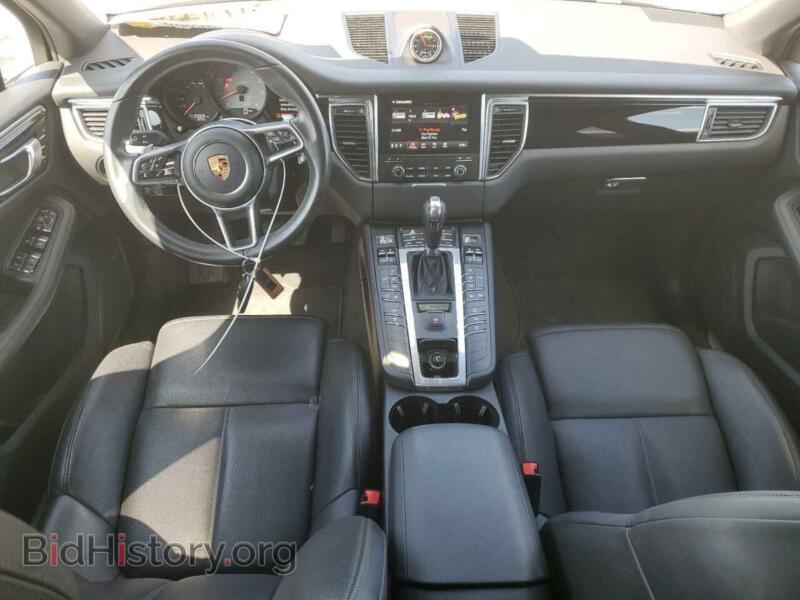 2018 Porsche MACAN (VIN WP1AB2A52JLB38139) — photo 8 of 14