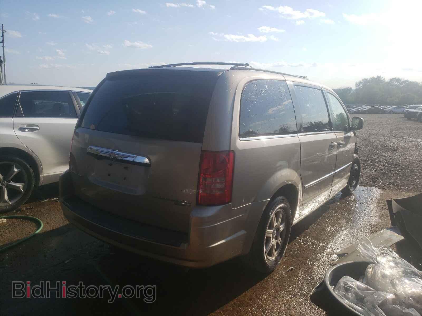2009 CHRYSLER MINIVAN - VIN: 2A8HR54109R552747 - Фото 4