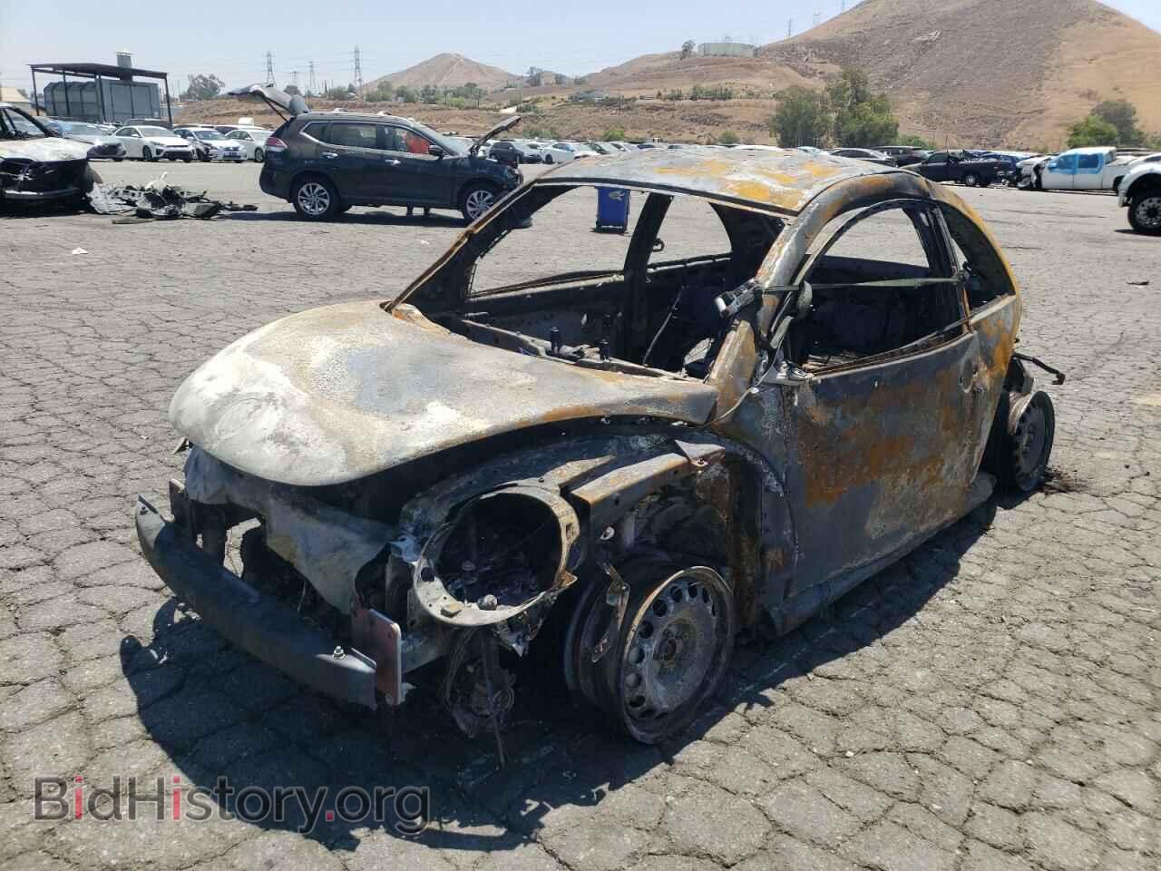 2010 VOLKSWAGEN BEETLE - VIN: 3VWPG3AG2AM018809 - Фото 2
