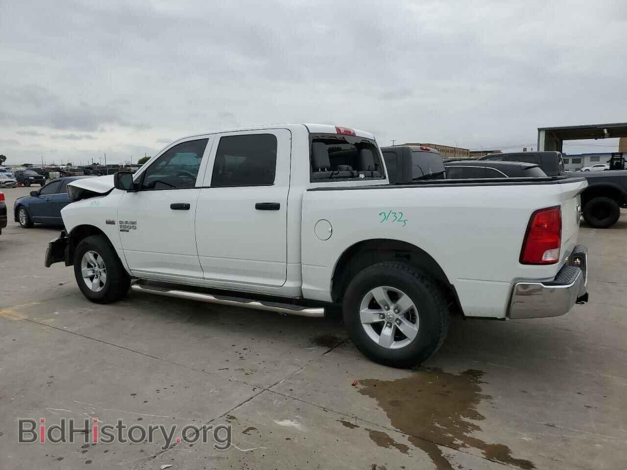2019 RAM 1500 - VIN: 3C6RR7KT4KG725538 - Фото 2