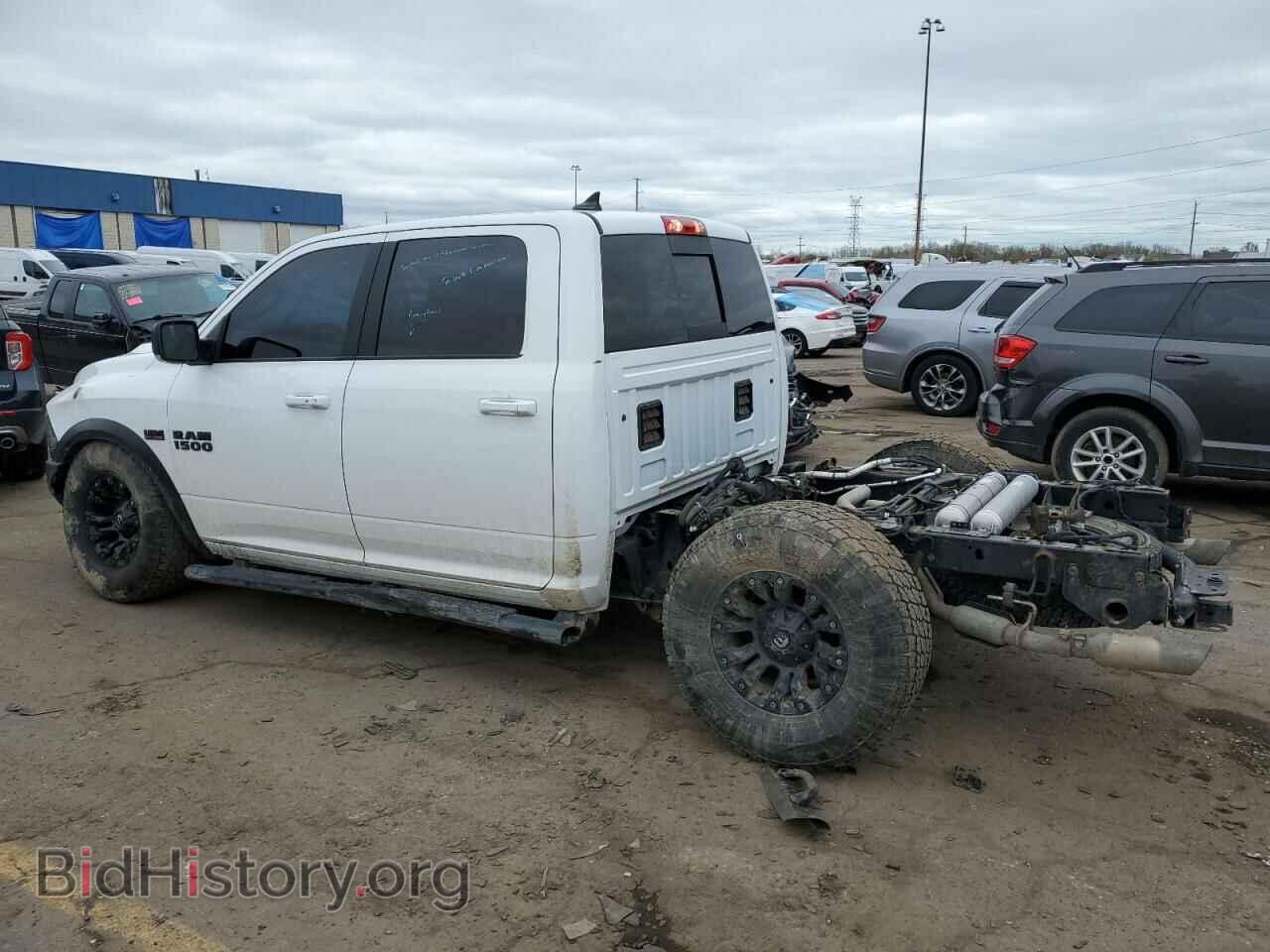 2018 RAM 1500 - VIN: 1C6RR7YT9JS229293 - Фото 2