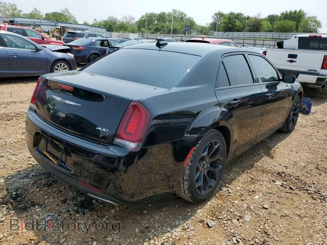 2019 CHRYSLER 300 - VIN: 2C3CCABG4KH533590 - Photo 3