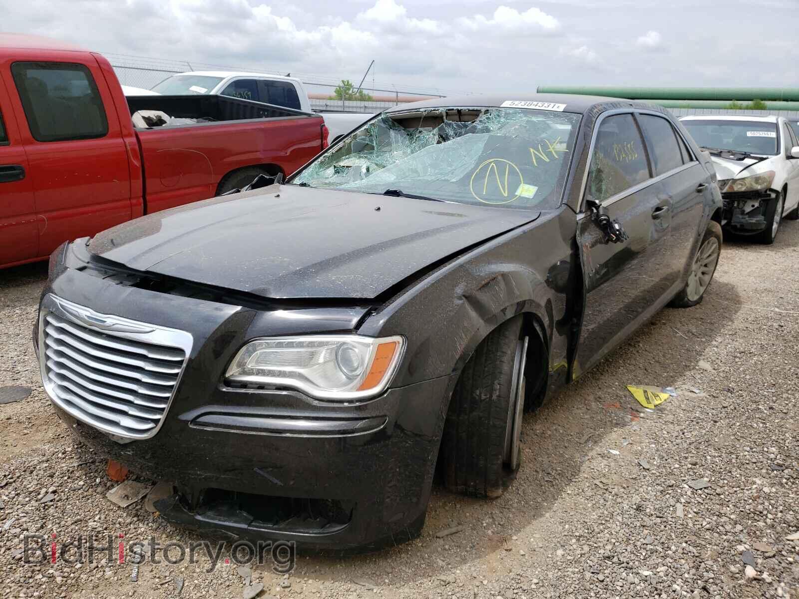 2014 CHRYSLER 300 - VIN: 2C3CCAAGXEH365217 - Фото 2