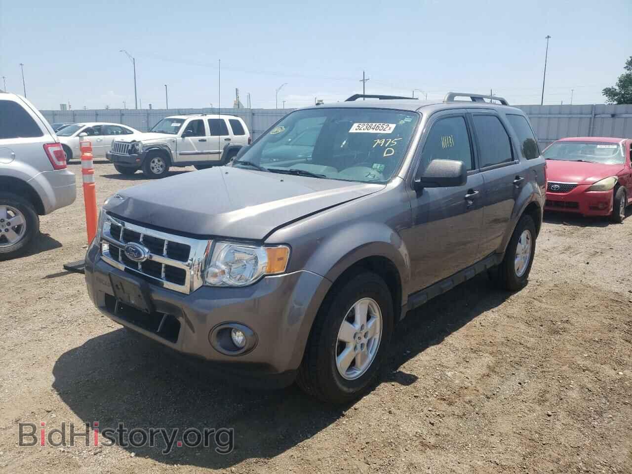 2011 FORD ESCAPE - VIN: 1FMCU0D72BKB97975 - Фото 2