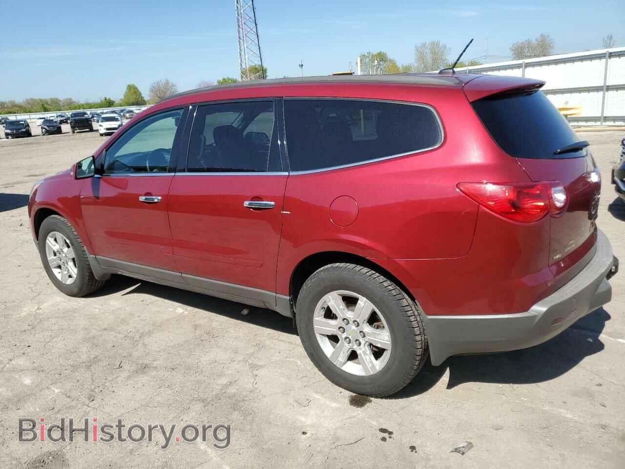 2011 CHEVROLET TRAVERSE - VIN: 1GNKVJED7BJ233776 - Фото 2