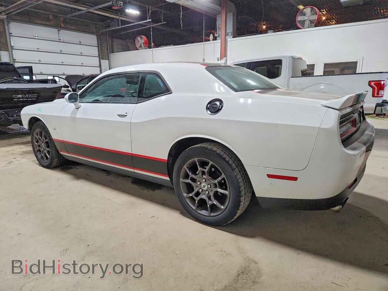 2018 DODGE CHALLENGER - VIN: 2C3CDZGG2JH257543 - Photo 2