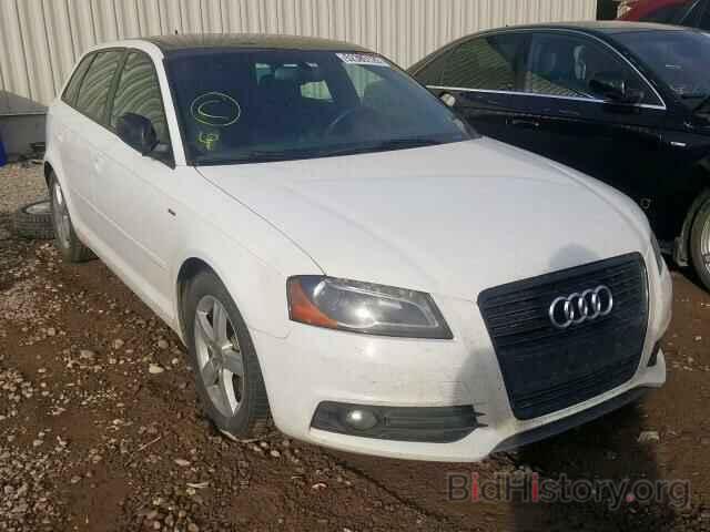 Photo WAUDFCFM8DA019288 - AUDI A3 2013