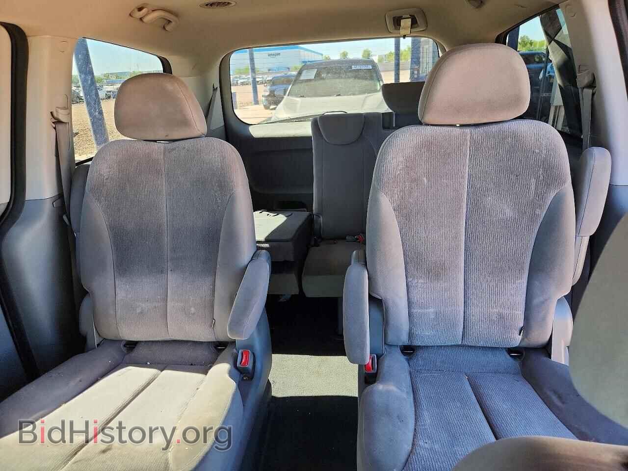 2011 KIA All Models - VIN: KNDMG4C72B6371321 - Фото 10