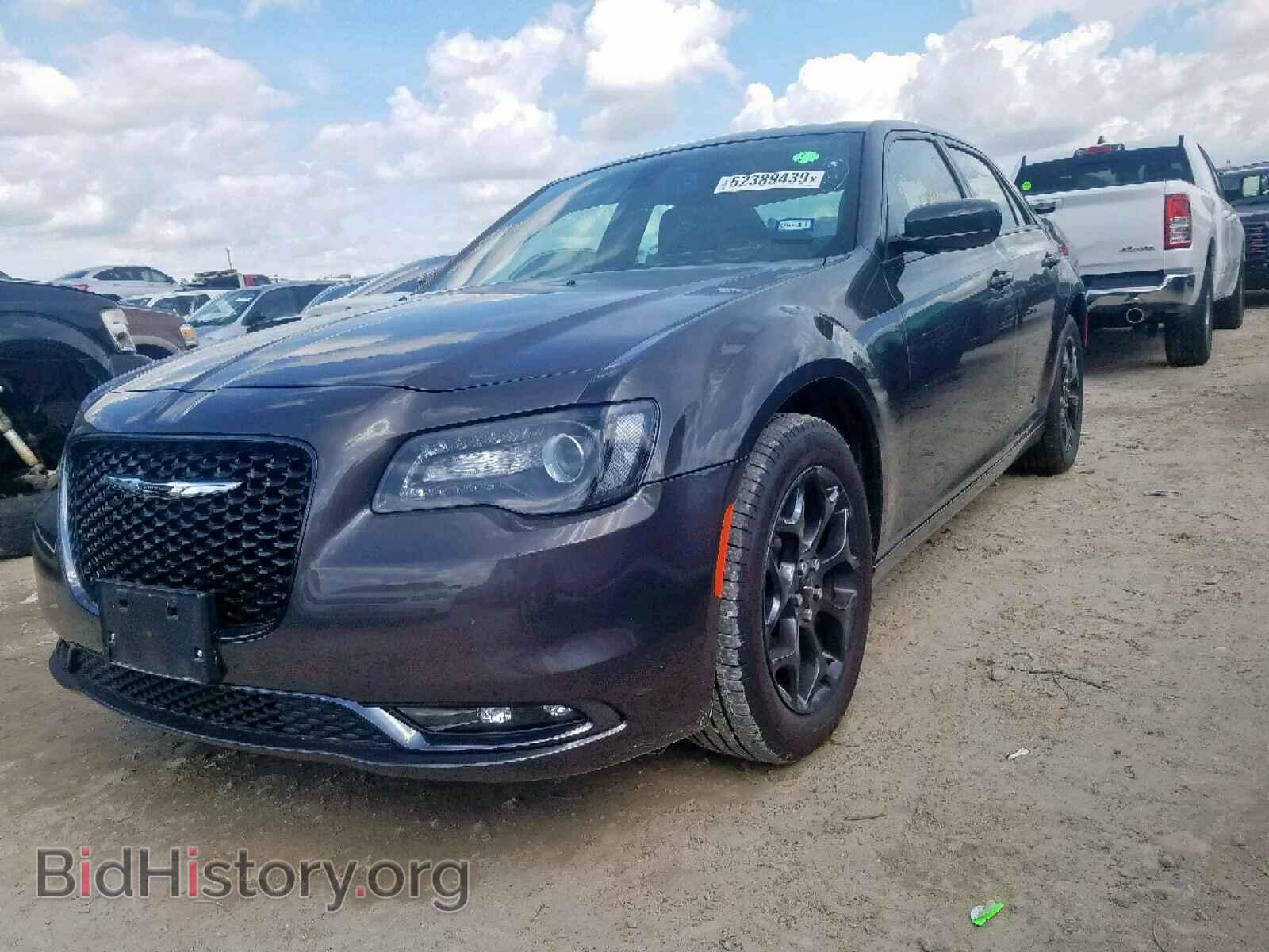 2019 CHRYSLER 300 - VIN: 2C3CCAGG1KH654604 - Фото 2