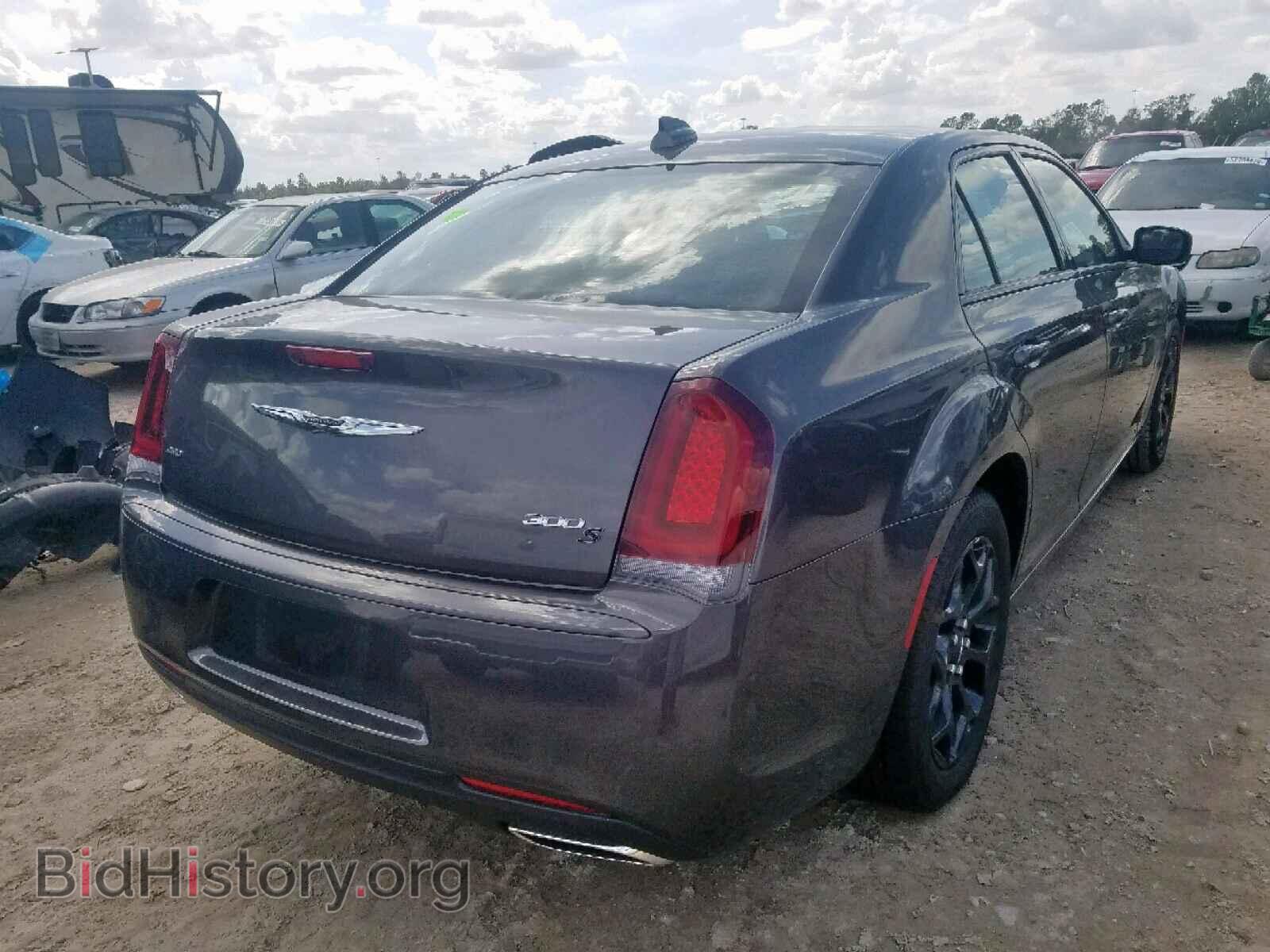 2019 CHRYSLER 300 - VIN: 2C3CCAGG1KH654604 - Фото 4