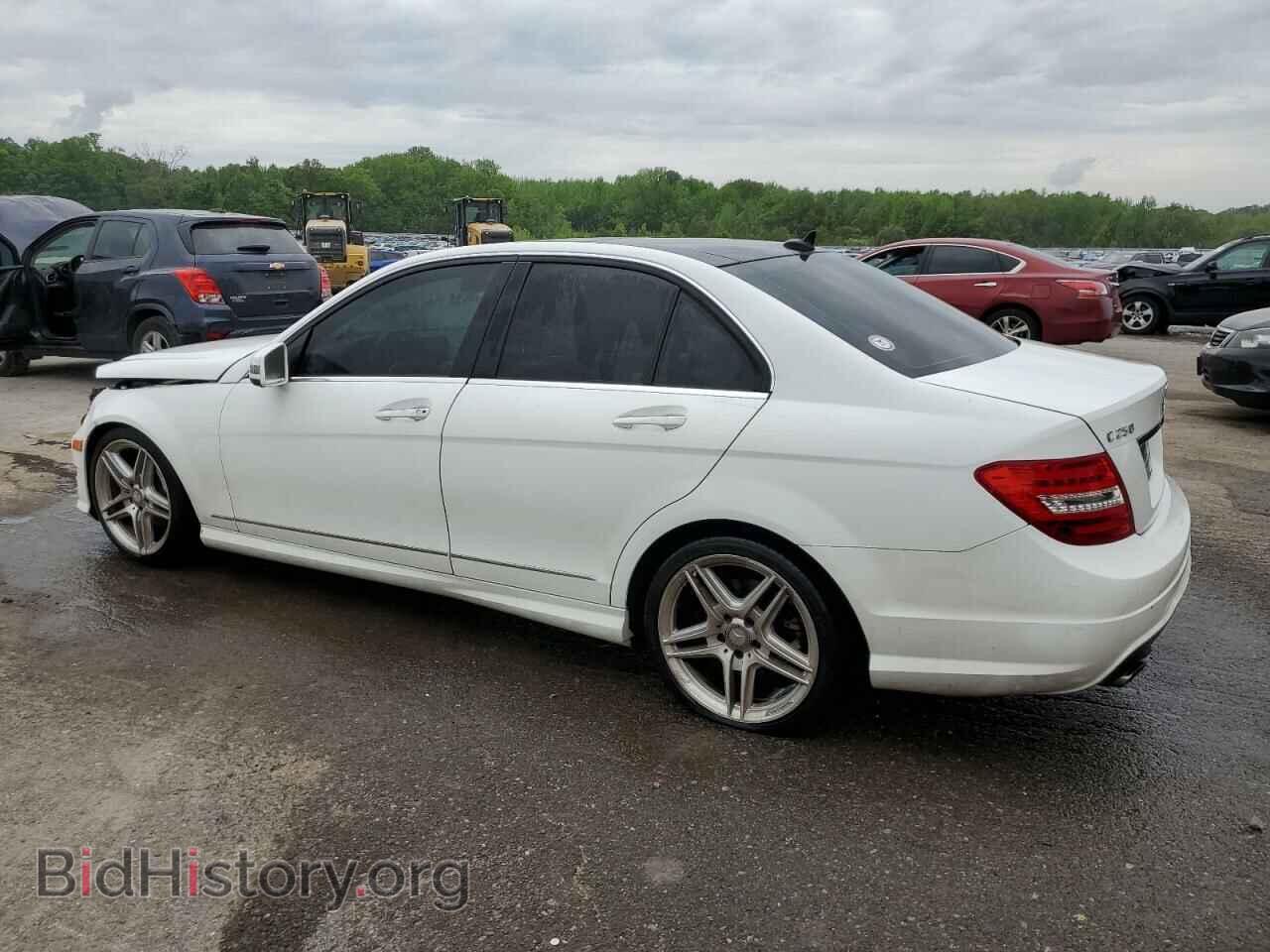 2013 MERCEDES-BENZ C-CLASS - VIN: WDDGF4HB2DR278397 - Фото 2