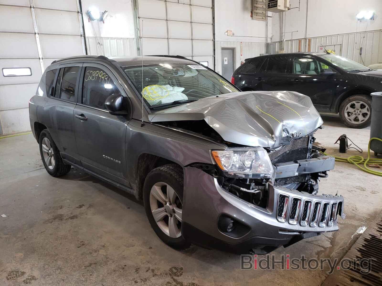 Photo 1J4NF1FB7BD249534 - JEEP COMPASS 2011