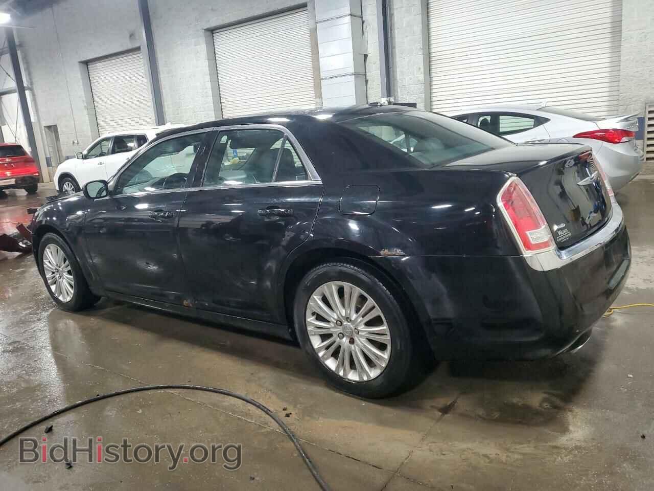 2013 CHRYSLER 300 - VIN: 2C3CCARG4DH566257 - Фото 2