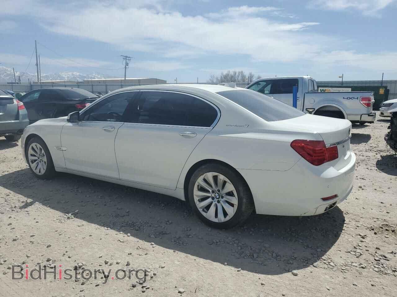 2011 BMW 7 SERIES - VIN: WBAKX8C52BC198332 - Фото 2