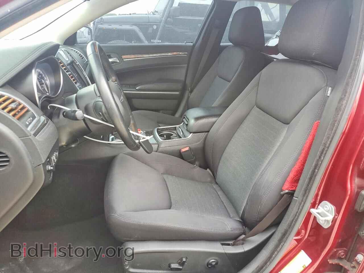2019 CHRYSLER 300 - VIN: 2C3CCAAG7KH690600 - Фото 7
