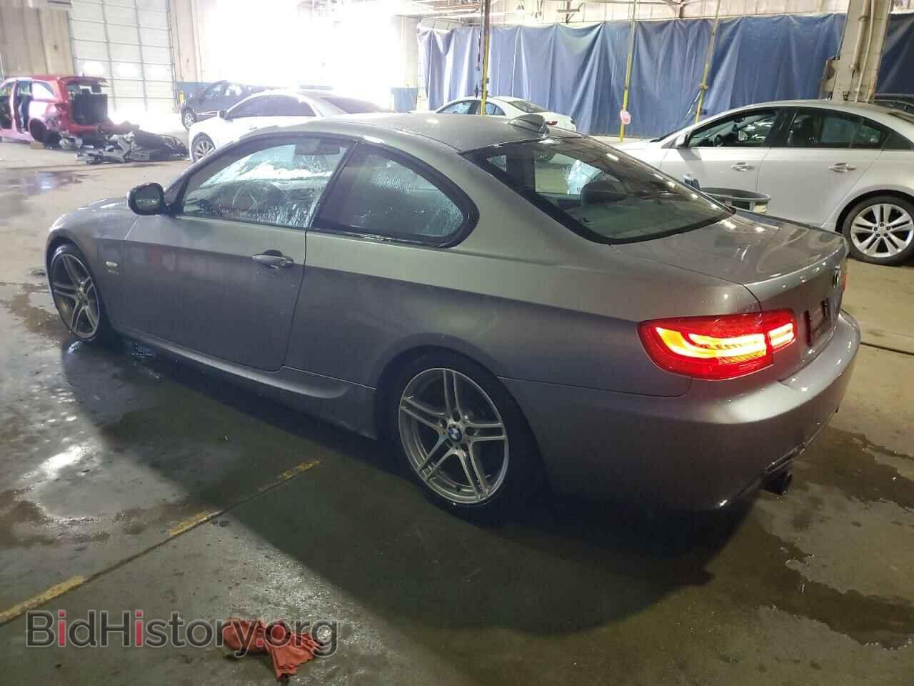 2011 BMW 3 SERIES - VIN: WBAKG1C56BE599457 - Фото 2