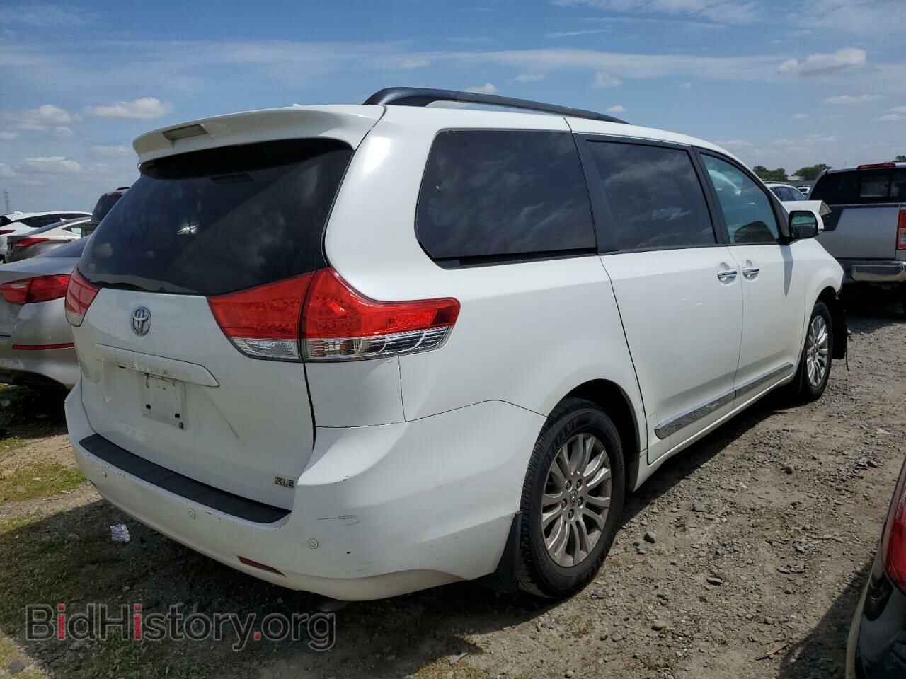 2011 TOYOTA All Models - VIN: 5TDYK3DC0BS098711 - Фото 3