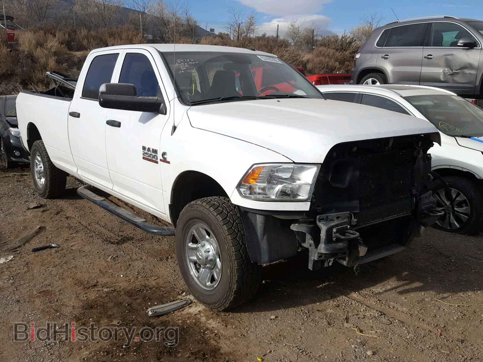 Фотография 3C6UR5HL7HG516342 - RAM 2500 ST 2017