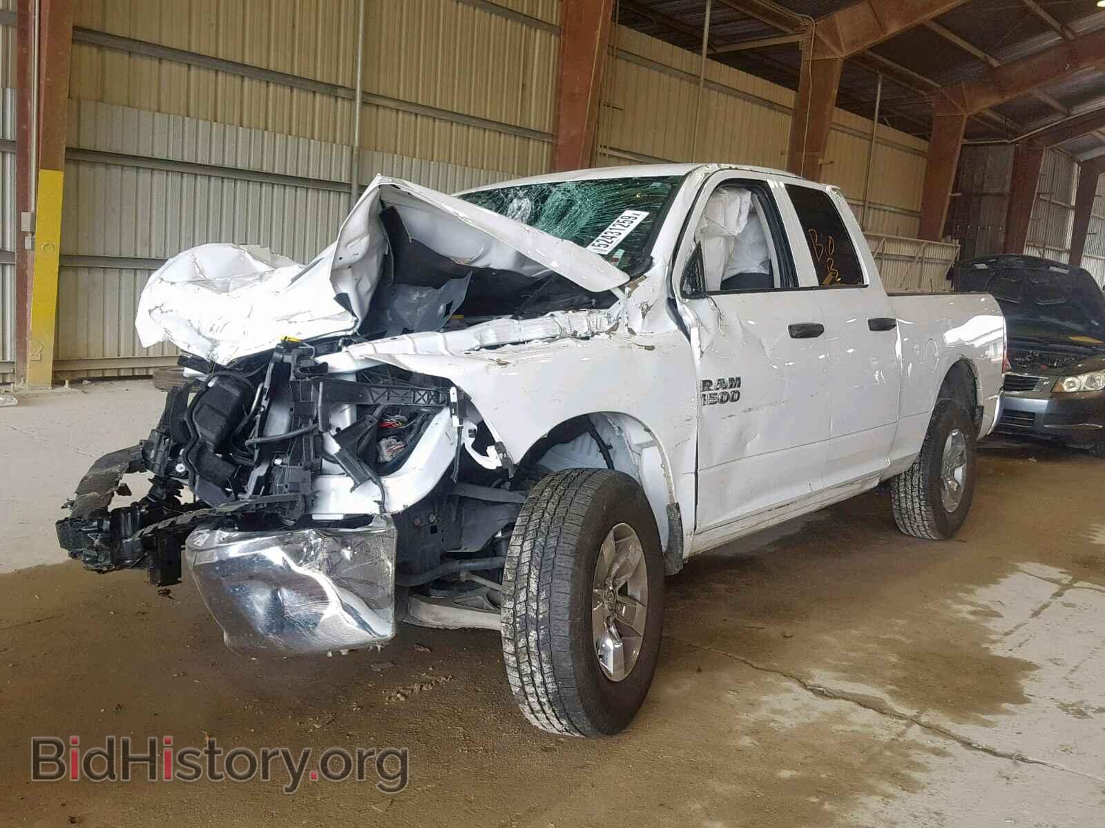 2018 RAM 1500 ST - VIN: 1C6RR6FG3JS296682 - Фото 2
