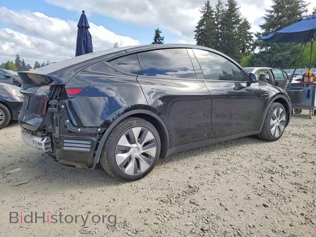 2024 TESLA MODEL Y - VIN: 7SAYGAEE3RF084941 - Photo 3