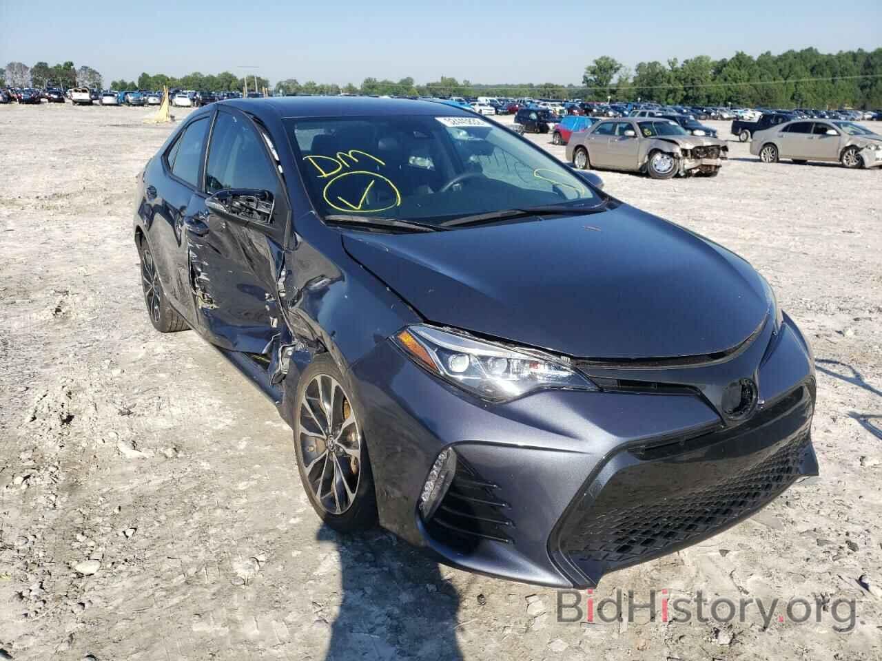 Photo 5YFBURHE0JP813038 - TOYOTA COROLLA 2018