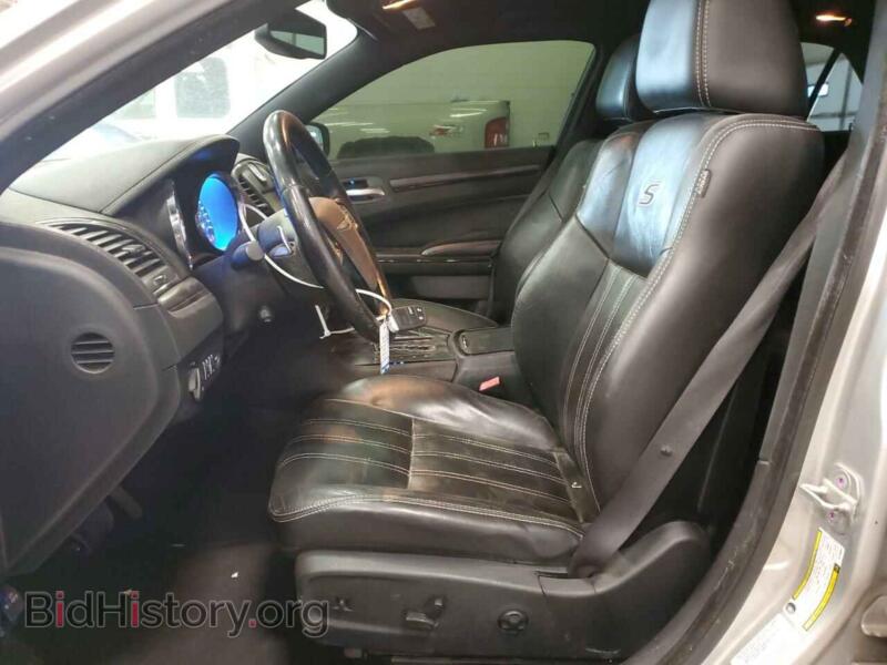2012 Chrysler 300 (VIN 2C3CCADT5CH183351) — фото 7 из 12