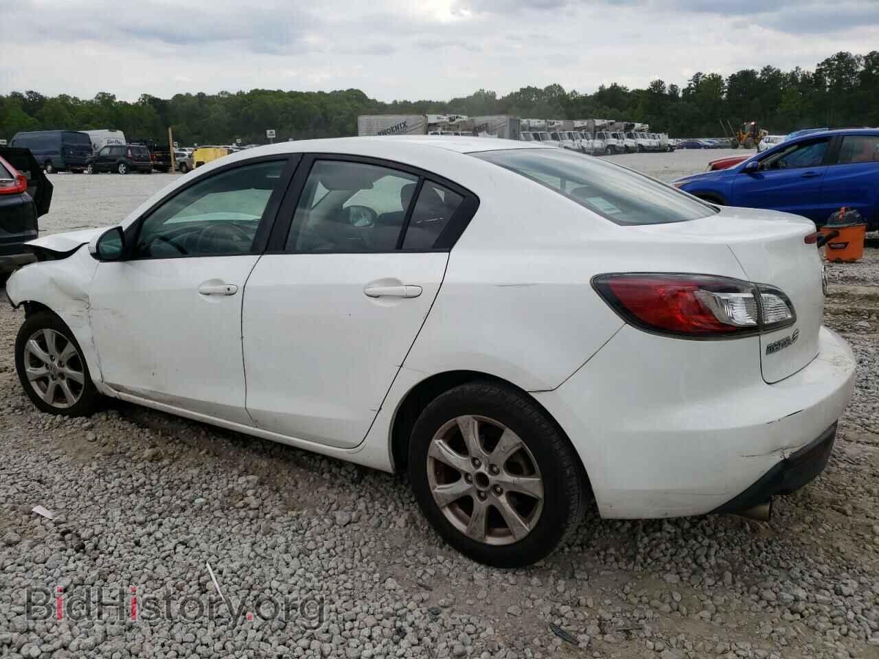 2011 MAZDA 3 - VIN: JM1BL1VF8B1456067 - Фото 2