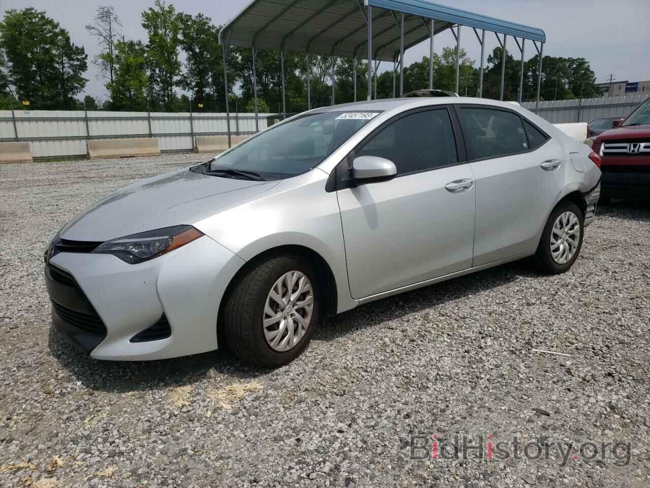 Photo 5YFBURHE0JP831006 - TOYOTA COROLLA 2018