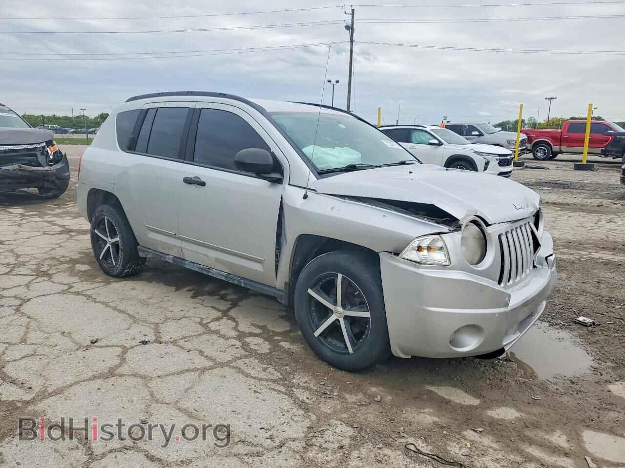 2008 JEEP COMPASS - VIN: 1J8FT47058D783358 - Фото 4