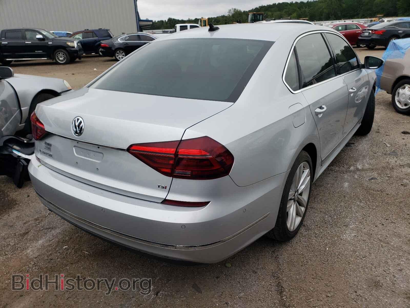 2017 VOLKSWAGEN PASSAT - VIN: 1VWCT7A38HC080368 - Фото 4