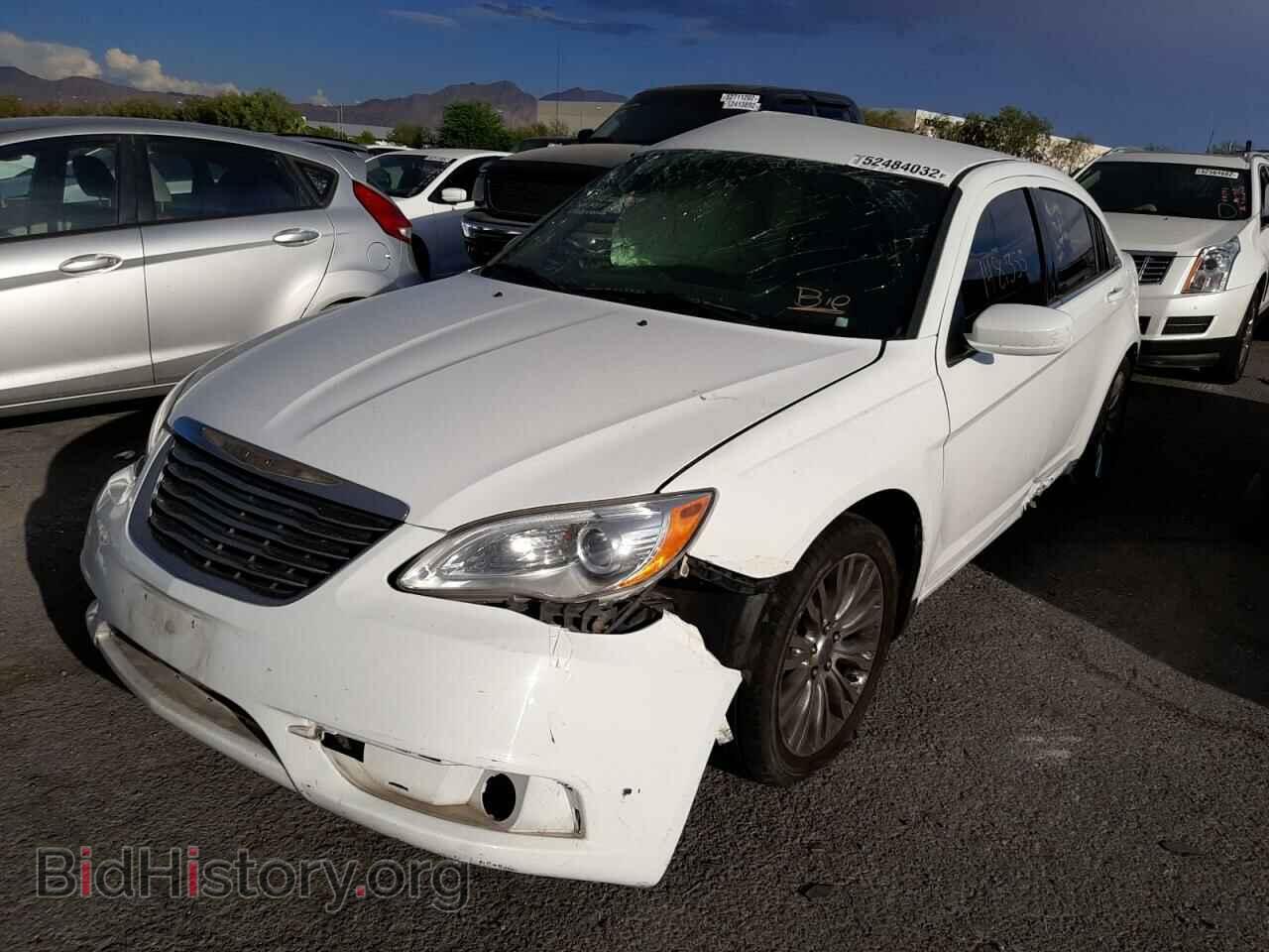 2013 CHRYSLER 200 - VIN: 1C3CCBAB6DN671900 - Фото 2